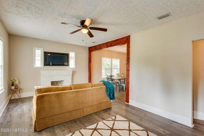 817 Broxton St, Jacksonville, FL 32208