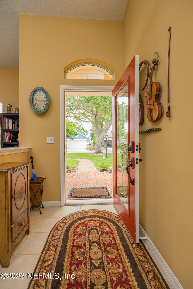 817 Captains Dr, St Augustine, FL 32080