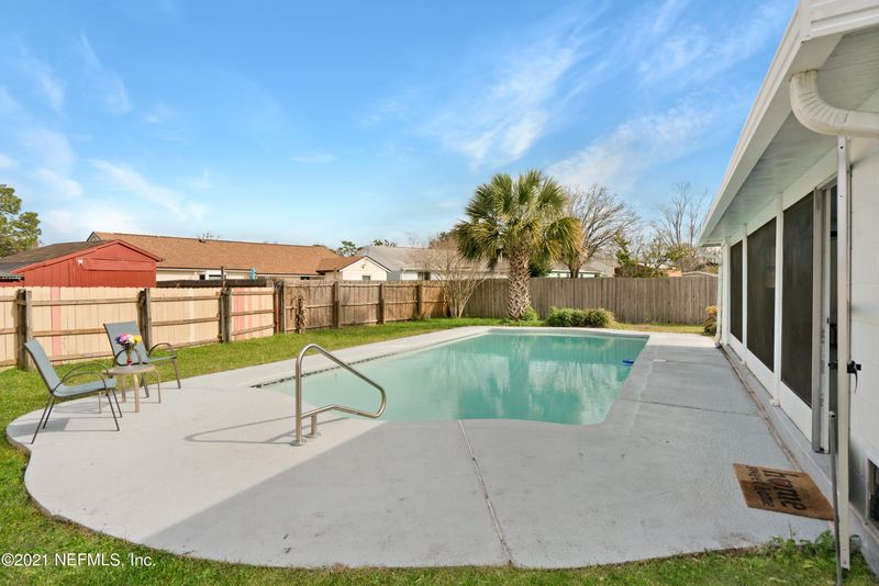 8171 Spring Lake Rd, Jacksonville, FL 32210