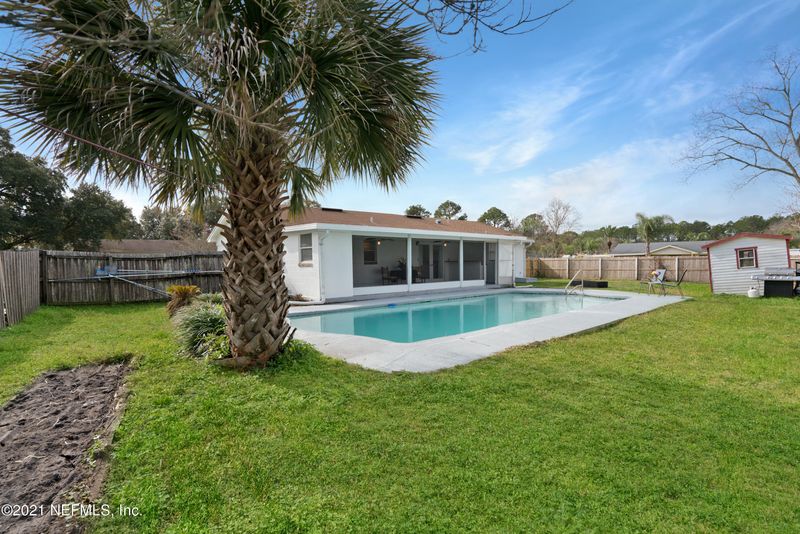 8171 Spring Lake Rd, Jacksonville, FL 32210