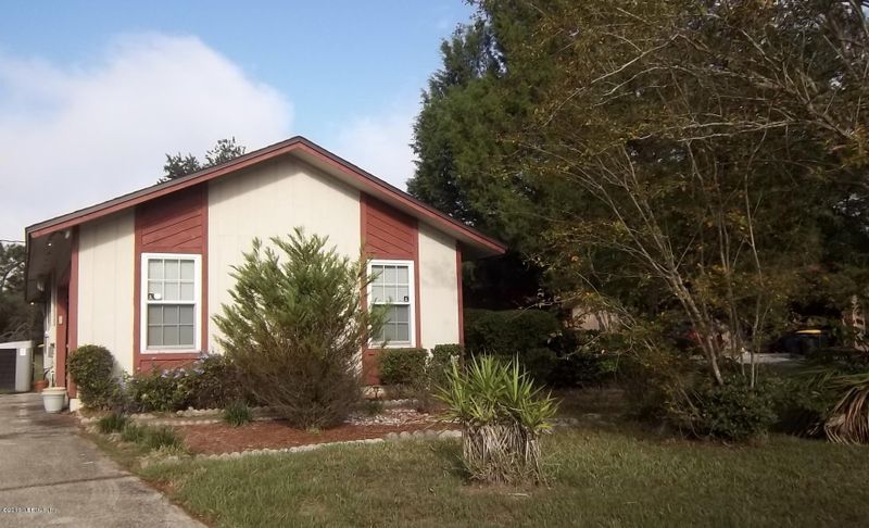 818 David Allen Dr, Jacksonville, FL 32220