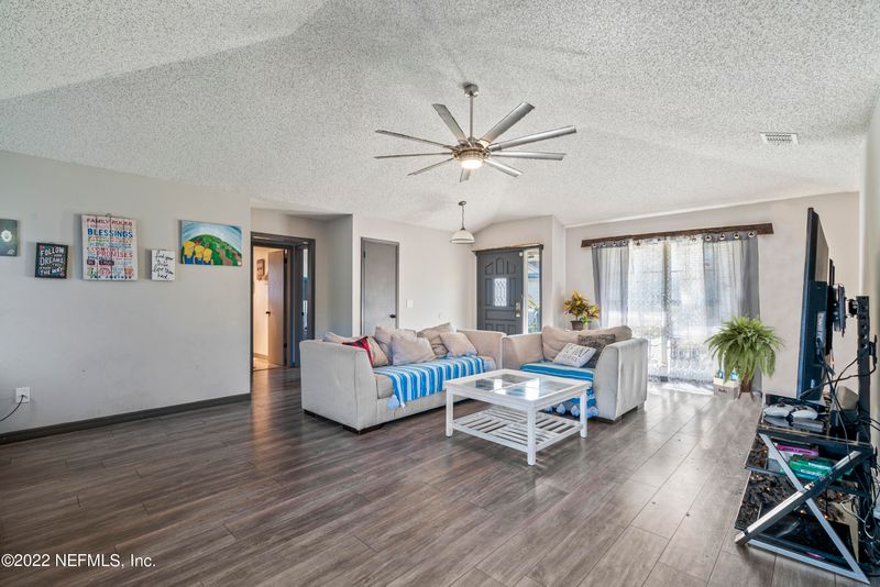 819 Richmond Ct, Orange Park, FL 32065