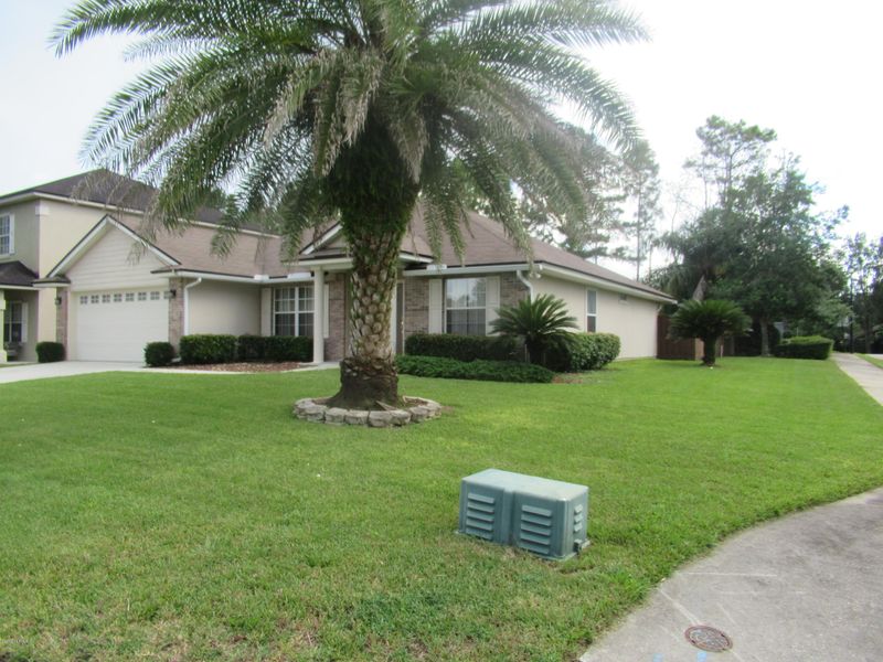 8200 Leafcrest Dr, Jacksonville, FL 32244
