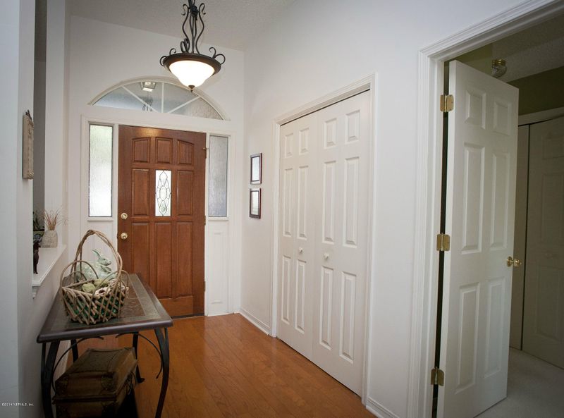 8204 Hawks Landing Dr, Jacksonville, FL 32217