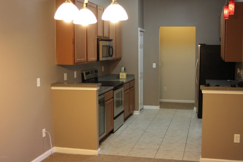 8205 White Falls Blvd #110, Jacksonville, FL 32256