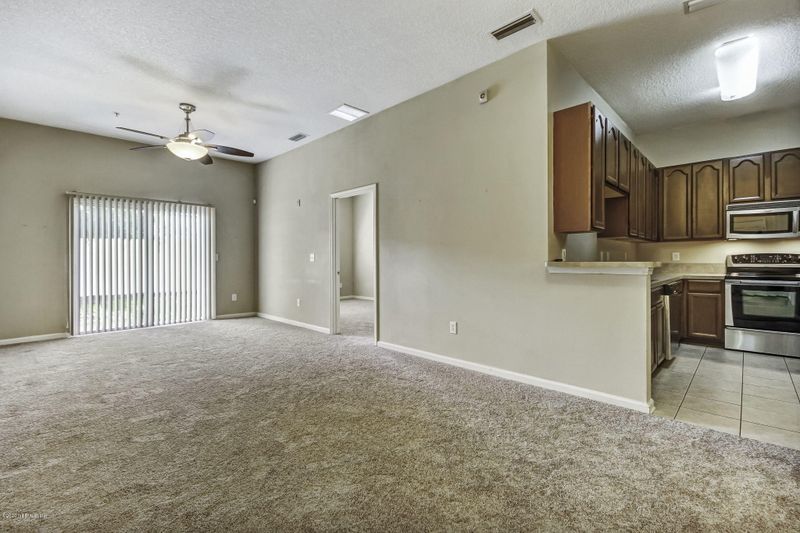 8208 White Falls Blvd #102, Jacksonville, FL 32256