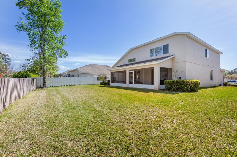8211 Hedgewood Dr, Jacksonville, FL 32216