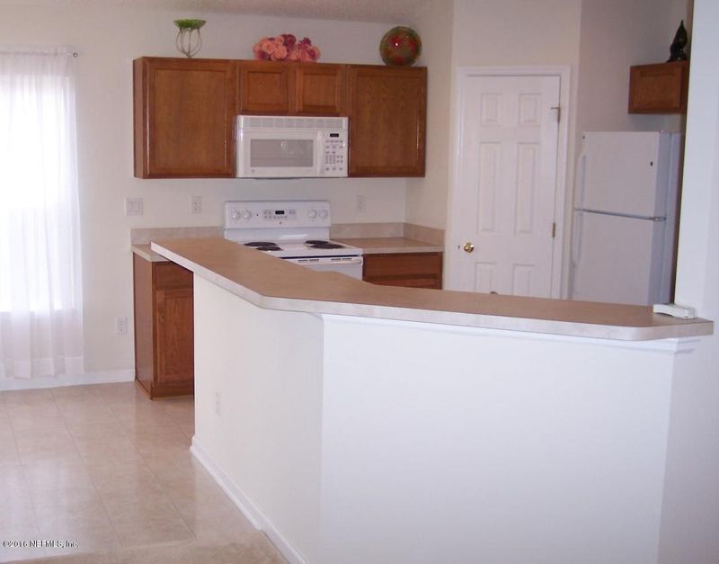 8211 Stelling Dr, Jacksonville, FL 32244