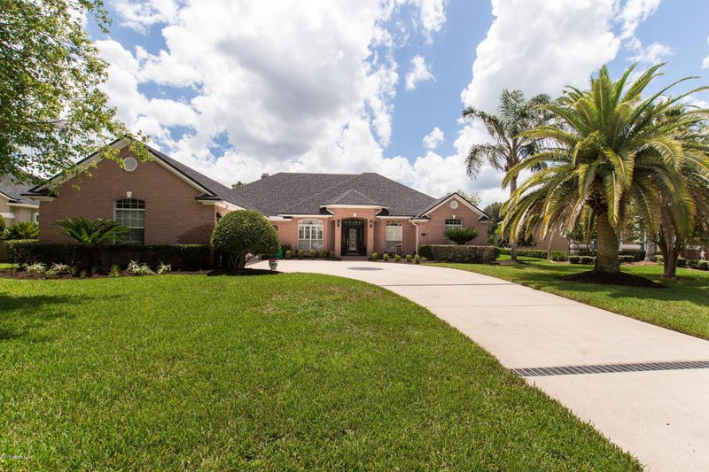 8212 Hampton Lake Ln, Jacksonville, FL 32256