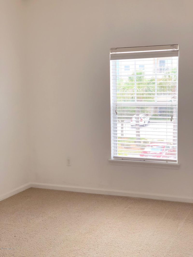 8215 Key Lime Dr #201, Jacksonville, FL 32256