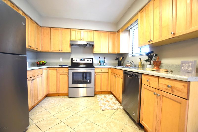 8235 Devoe St, Jacksonville, FL 32220