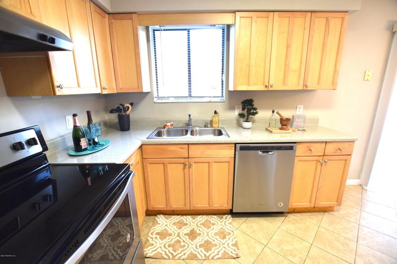 8235 Devoe St, Jacksonville, FL 32220