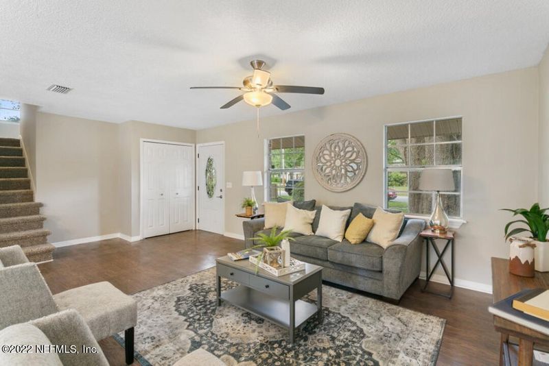 8236 Caravelle Dr, Jacksonville, FL 32244