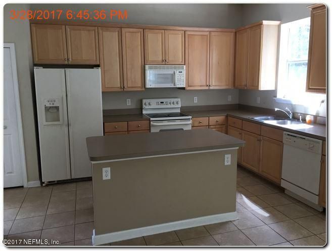 824 Candlebark Dr, Jacksonville, FL 32225