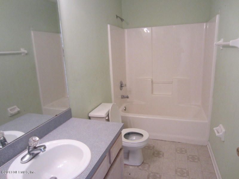 824 Mackenzie Cir, St Augustine, FL 32092