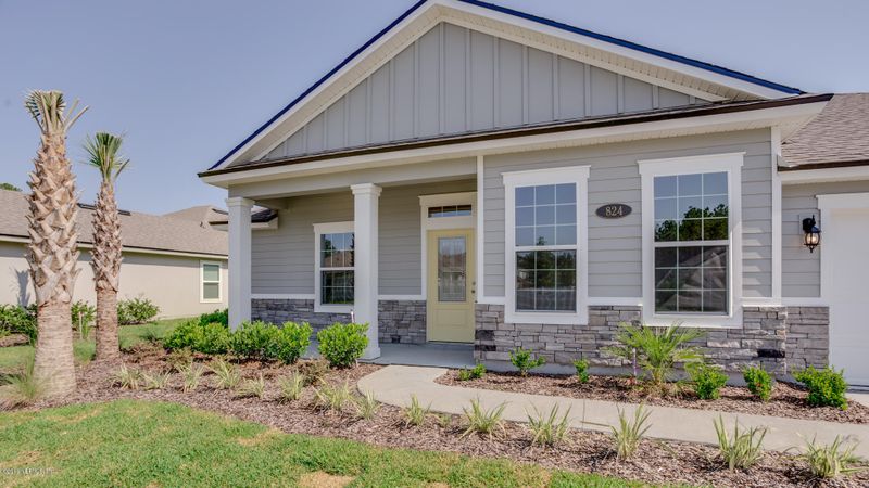 824 Montague Dr, St Johns, FL 32259