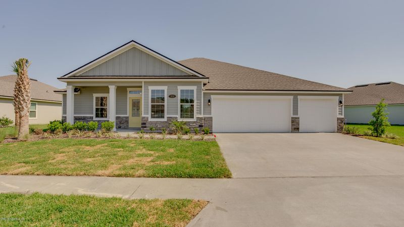 824 Montague Dr, St Johns, FL 32259