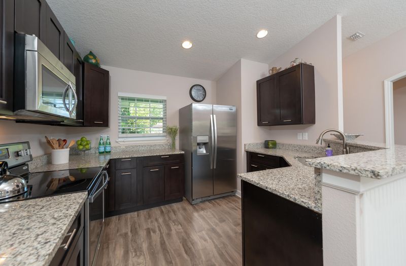 824 Queen Rd, St Augustine, FL 32086