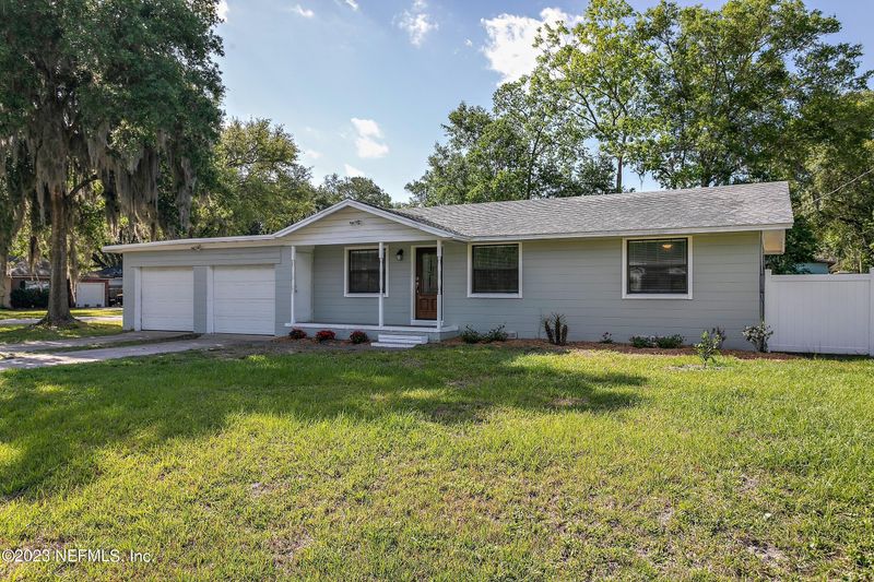 8242 Gwendolyn Rd, Jacksonville, FL 32216