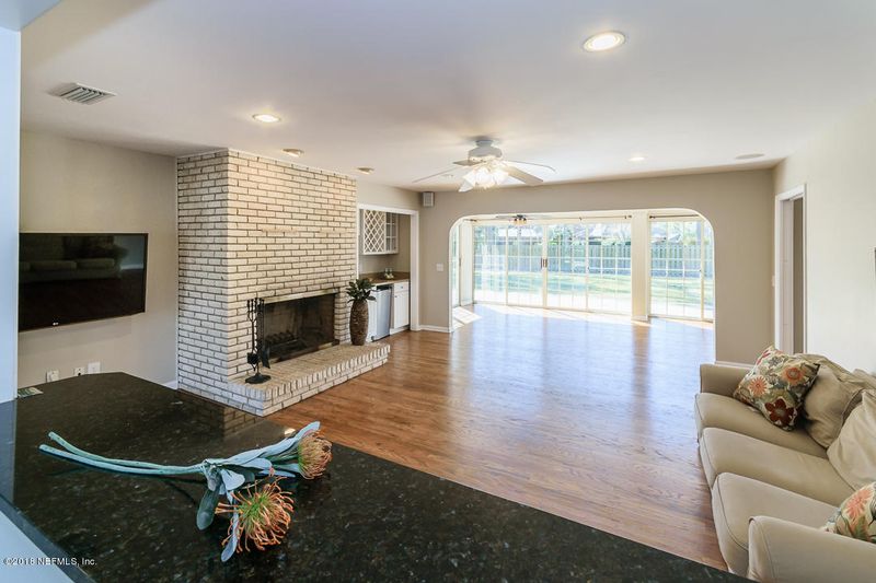 8248 Woodgrove Rd, Jacksonville, FL 32256