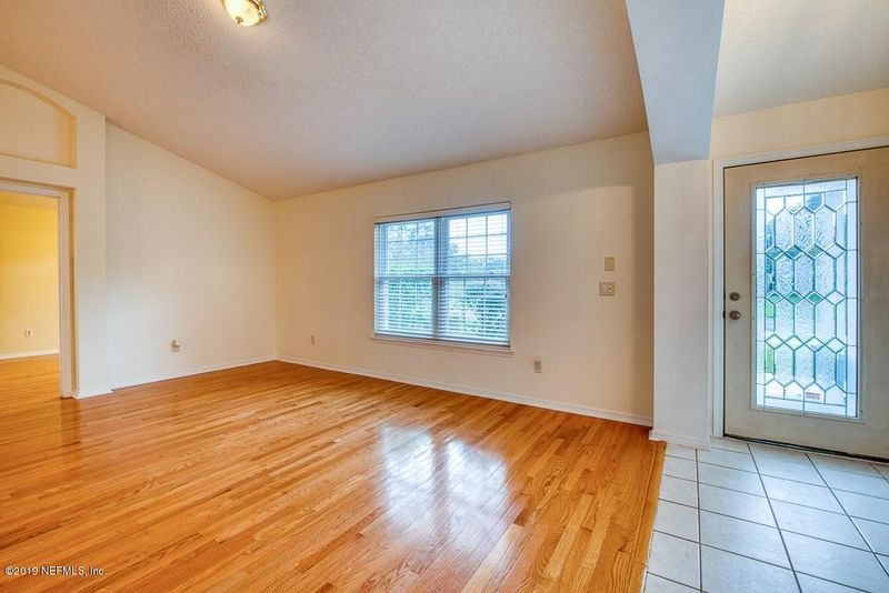 8249 Dover Cliff Ct, Jacksonville, FL 32244