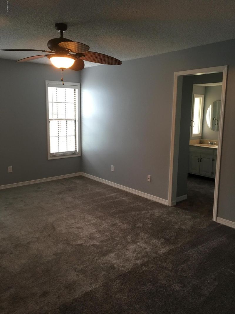 8250 S Sand Point Dr, Jacksonville, FL 32244