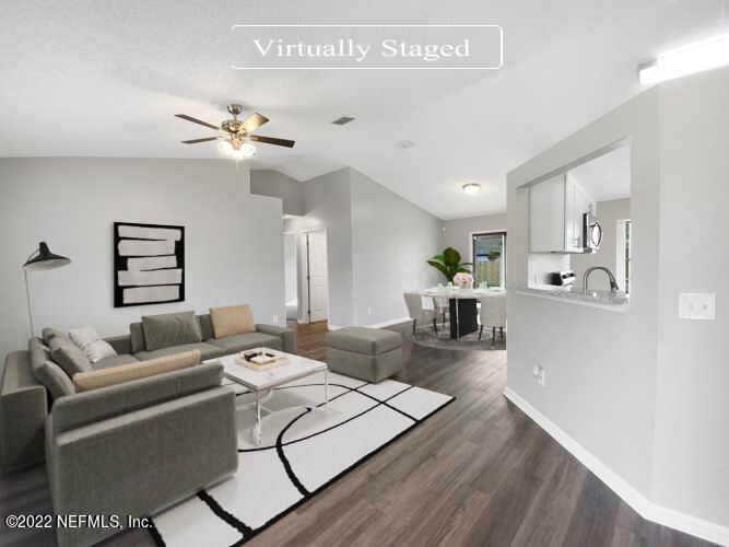 8254 Sailmaker Ln, Jacksonville, FL 32210