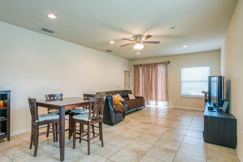 8256 Cape Fox Dr, Jacksonville, FL 32222