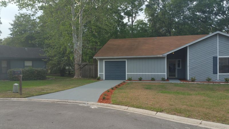 8261 Justin Rd N, Jacksonville, FL 32210