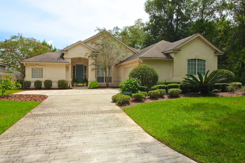 8261 Shade Tree Ct, Jacksonville, FL 32256