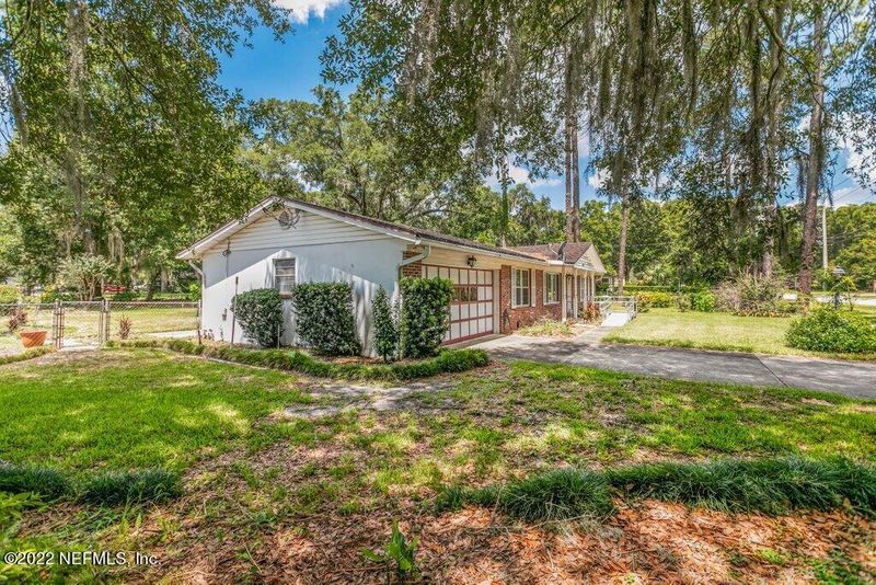 8262 Hogan Rd, Jacksonville, FL 32216