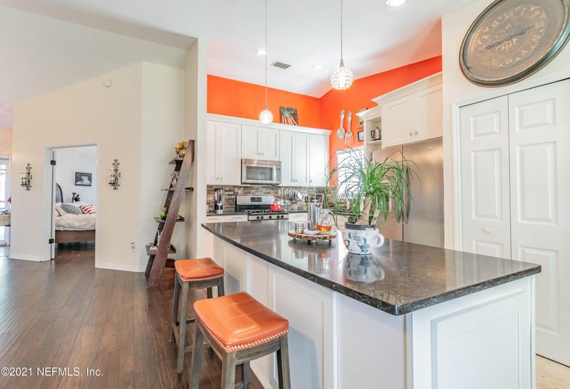 8270 Knotts Landing Dr N, Jacksonville, FL 32244