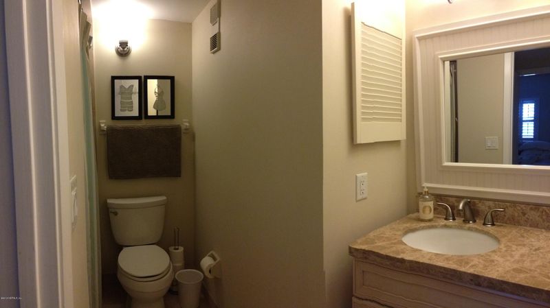829 1st St S #3E, Jacksonville Beach, FL 32250