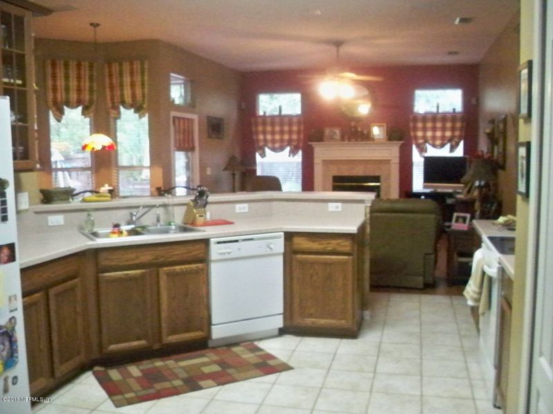 829 Wellhouse Dr, Jacksonville, FL 32220