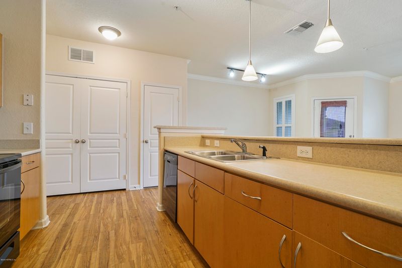 8290 Gate Pw #1119, Jacksonville, FL 32216
