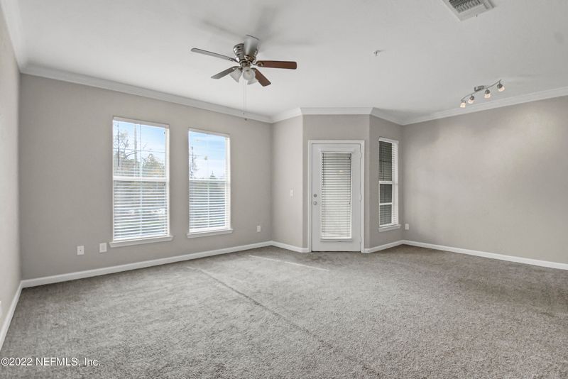 8290 Gate Pw #1212, Jacksonville, FL 32216