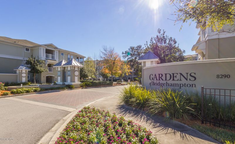8290 Gate Pw W #1019, Jacksonville, FL 32216
