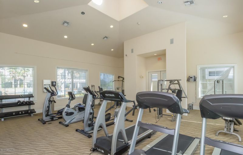 8290 Gate Pw W #1019, Jacksonville, FL 32216