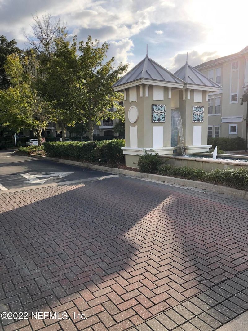 8290 Gate Pw W #1402, Jacksonville, FL 32216