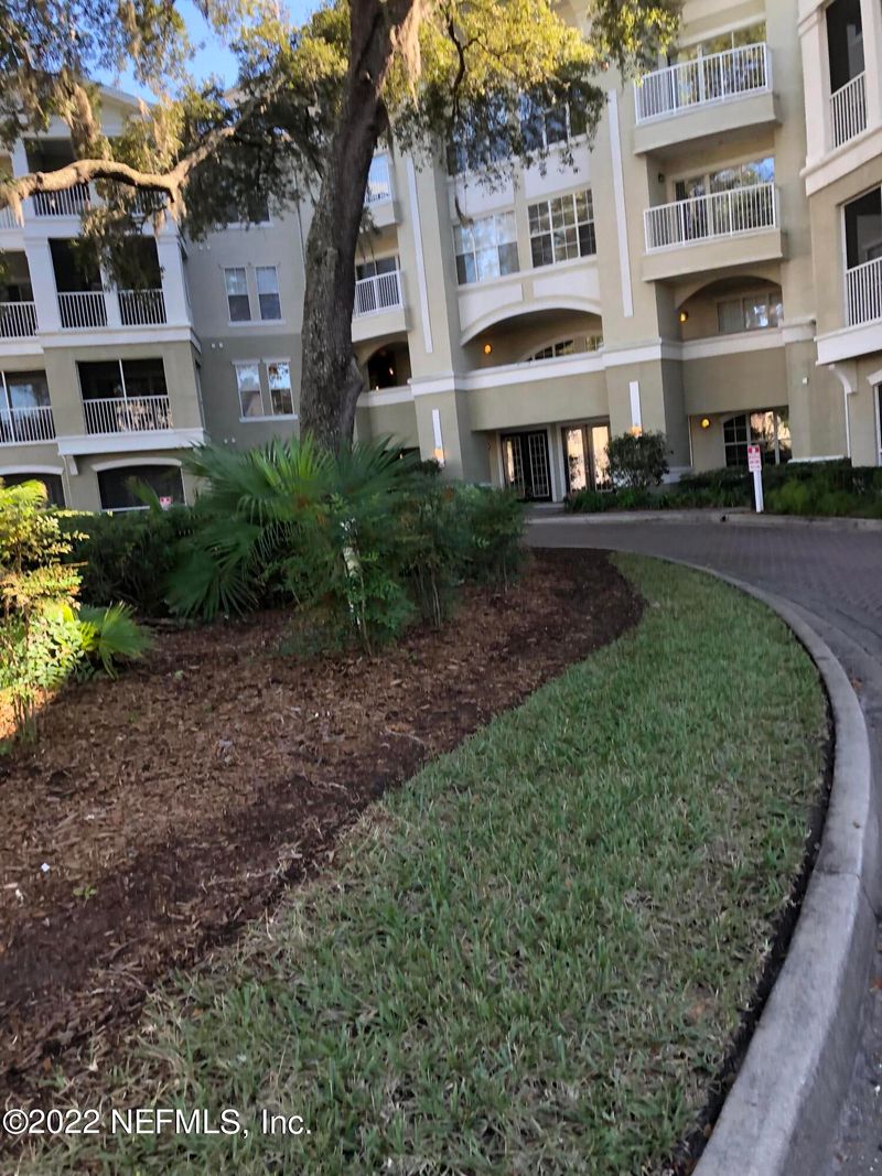 8290 Gate Pw W #1402, Jacksonville, FL 32216