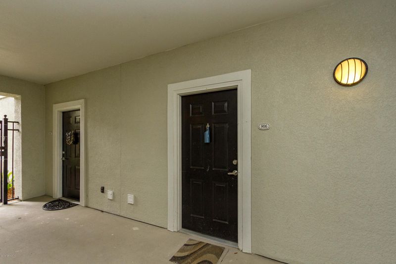 8290 Gate Pw W #906, Jacksonville, FL 32216