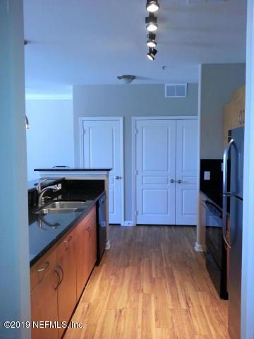 8290 Gate Pw W #917, Jacksonville, FL 32216