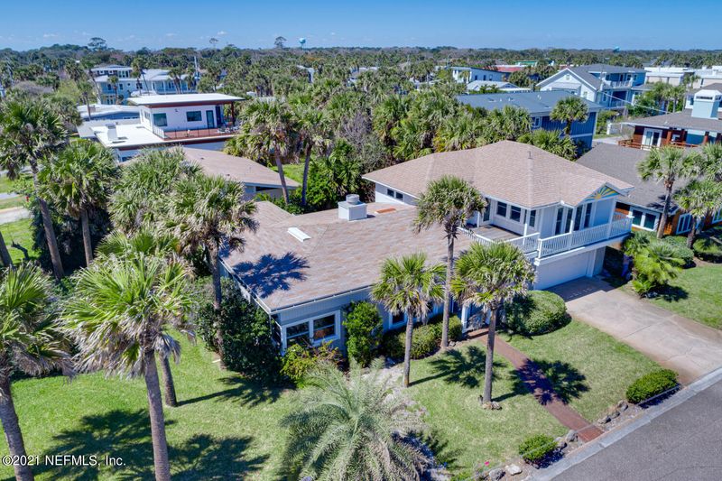 830 Beach Ave, Atlantic Beach, FL 32233