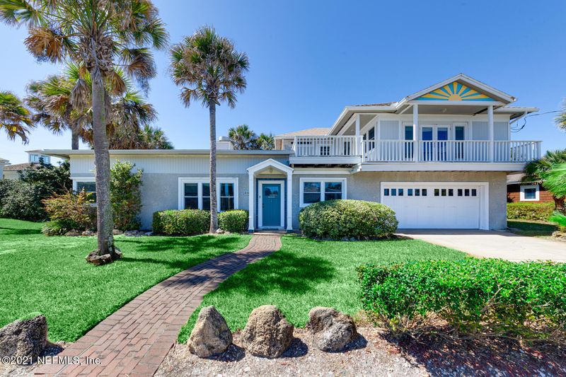 830 Beach Ave, Atlantic Beach, FL 32233