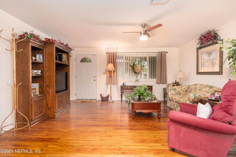 8303 Mohan Ct, Jacksonville, FL 32221