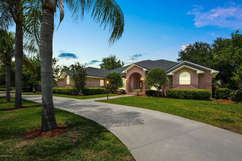 8307 Riding Club Rd, Jacksonville, FL 32256