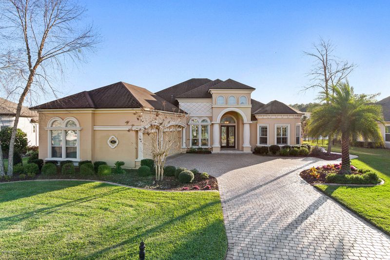 832 E Dorchester Dr, St Johns, FL 32259