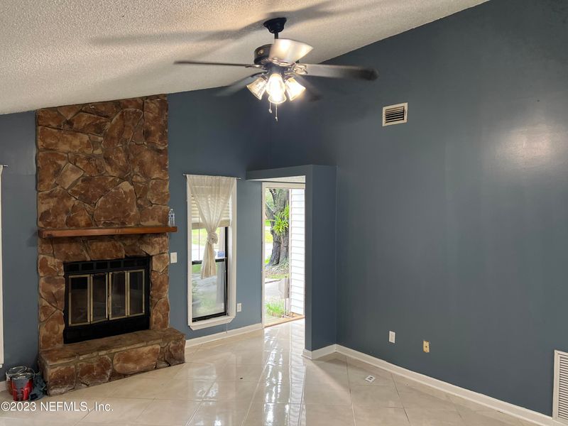 8321 Meadow Bend Ct, Jacksonville, FL 32244