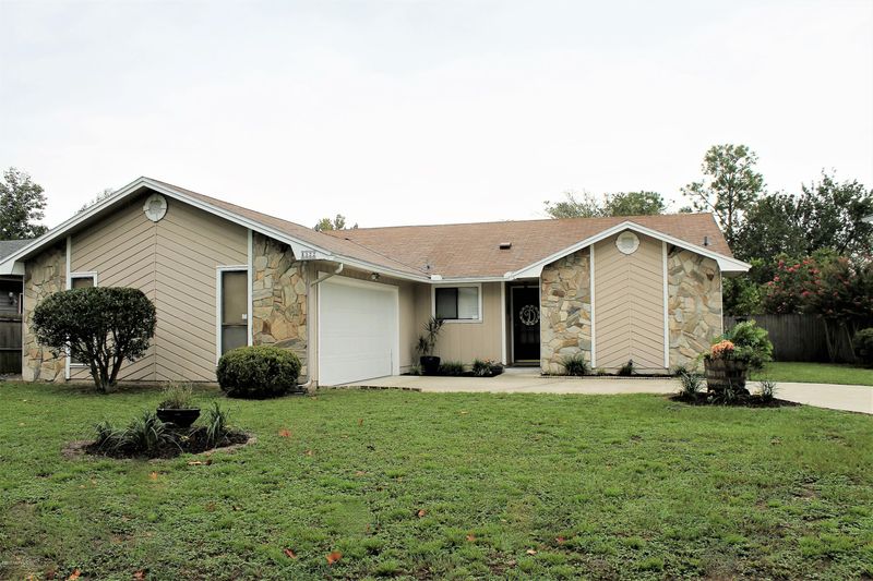 8322 Cross Timbers Dr E, Jacksonville, FL 32244