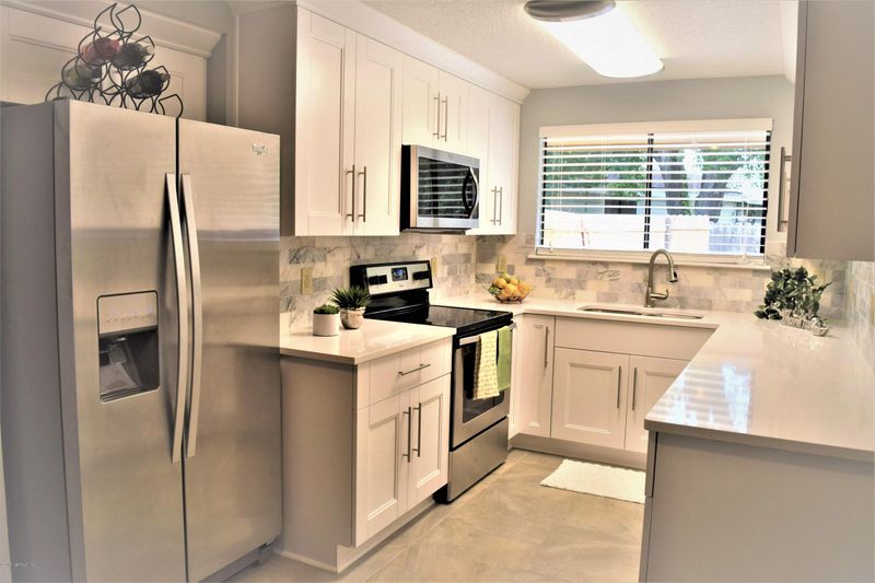 8324 Cane Ct, Jacksonville, FL 32244